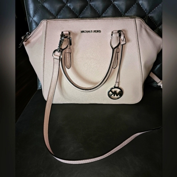 EUC AUTHENTIC MICHAEL KORS HANDBAG Baby Pink - Picture 8 of 10